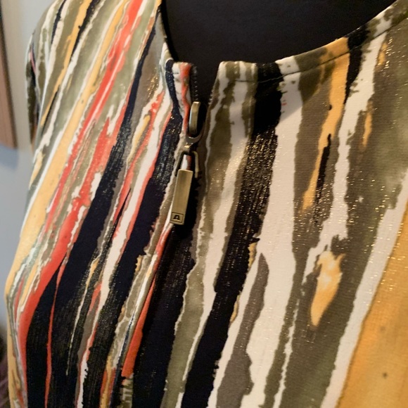 🛍 ALIA Petite Full Zip Top - Picture 4 of 5